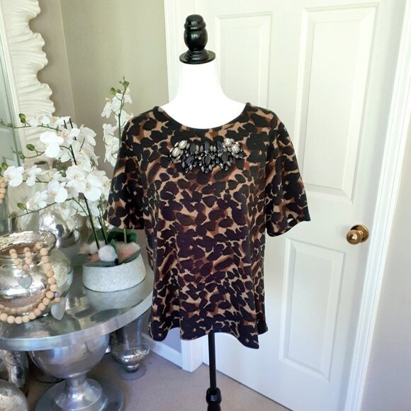 EUC Michel Studio animal print bejeweled short sleeve tshirt top - Picture 2 of 5